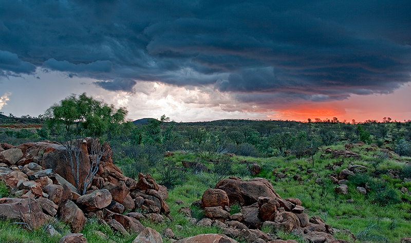 _MG_4362mw.jpg - Drama over Alice - North of Alice Springs